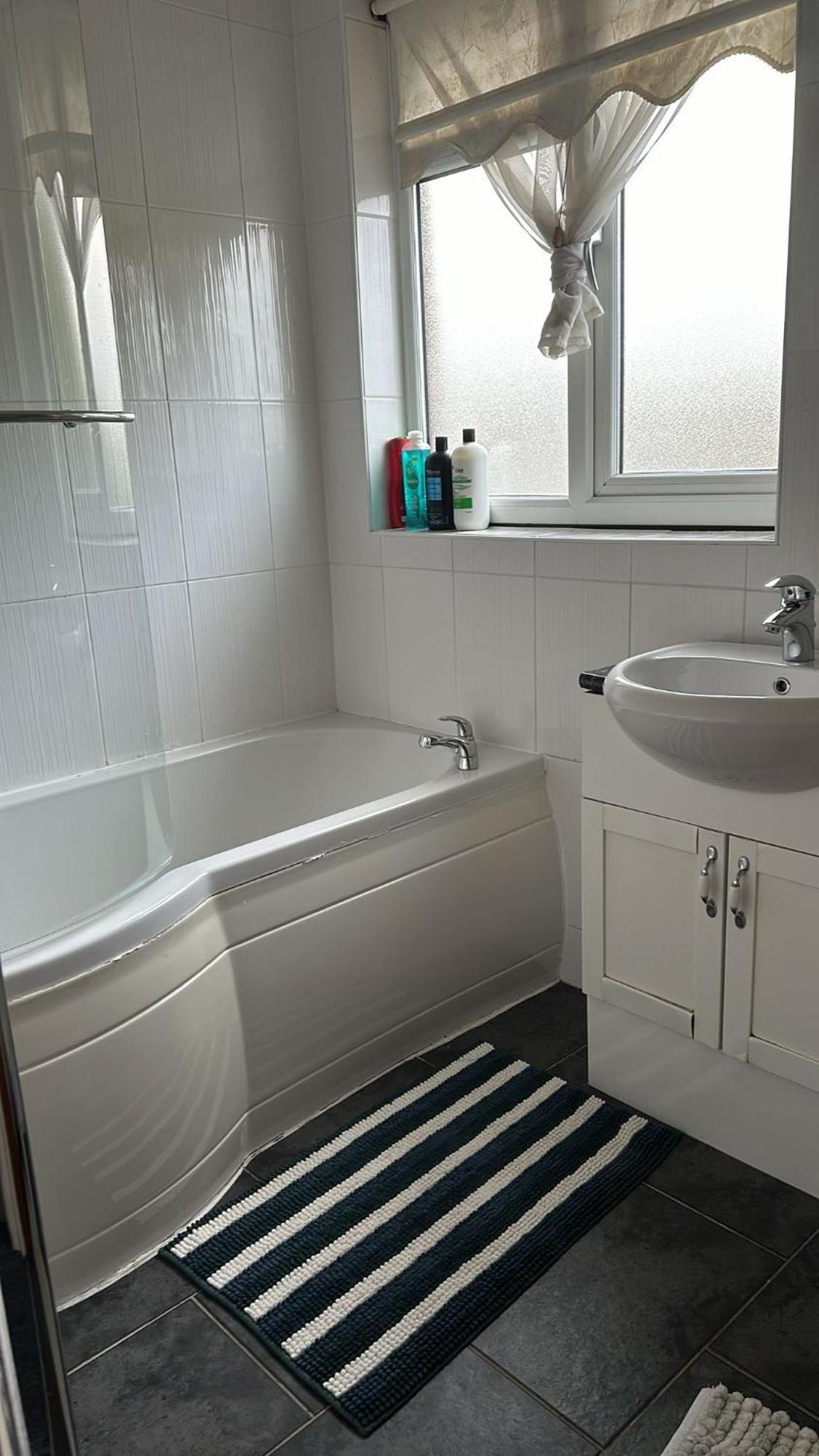 Guest house In Rose Meare Gardens