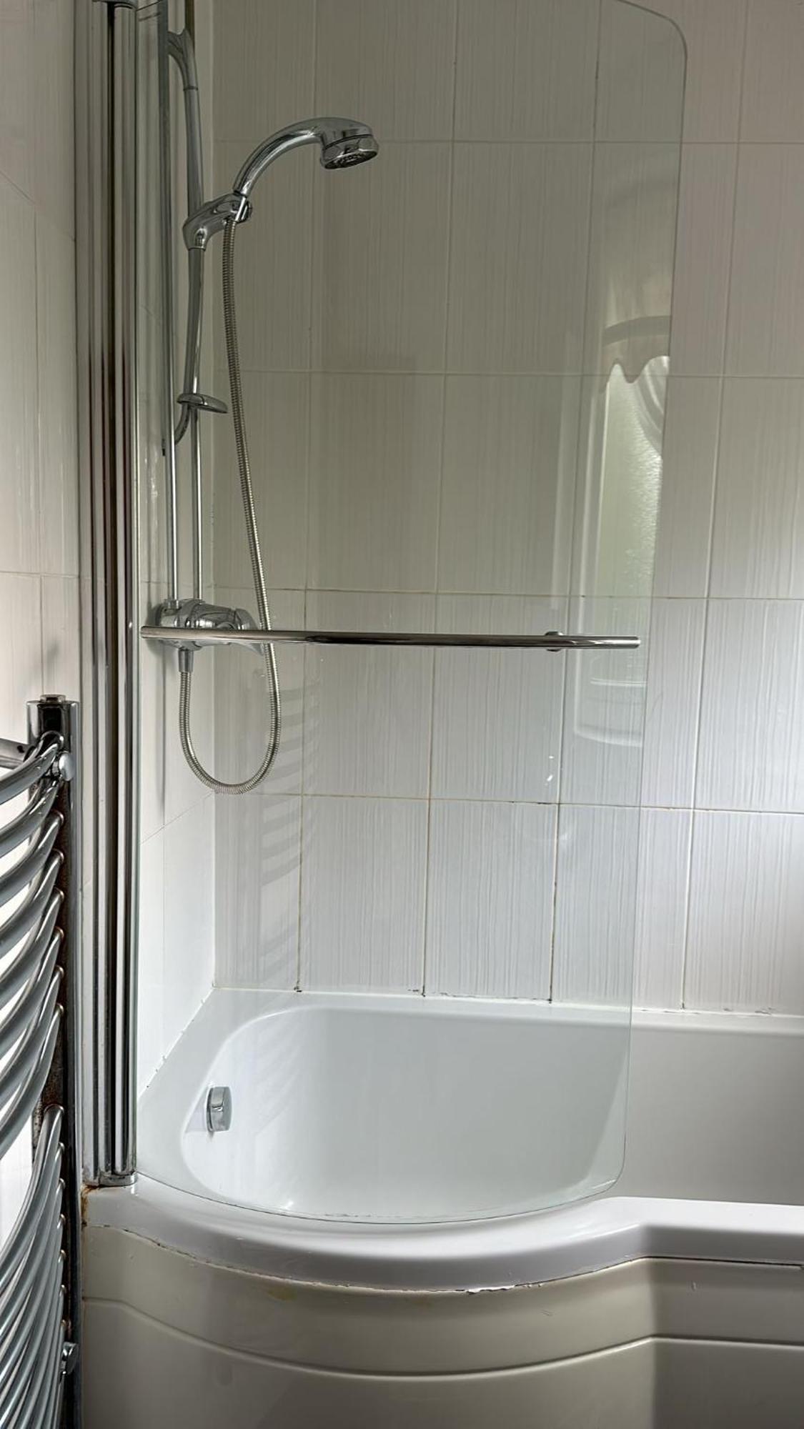 Guest house In Rose Meare Gardens