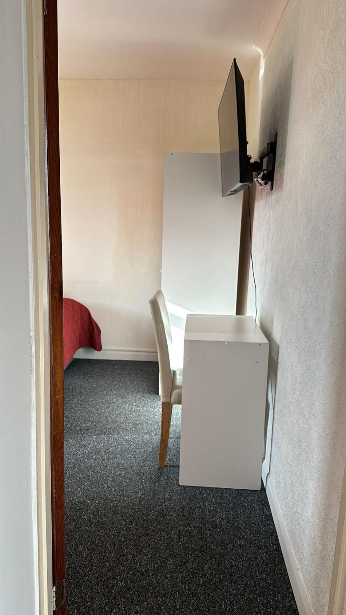 Guest house In Rose Meare Gardens