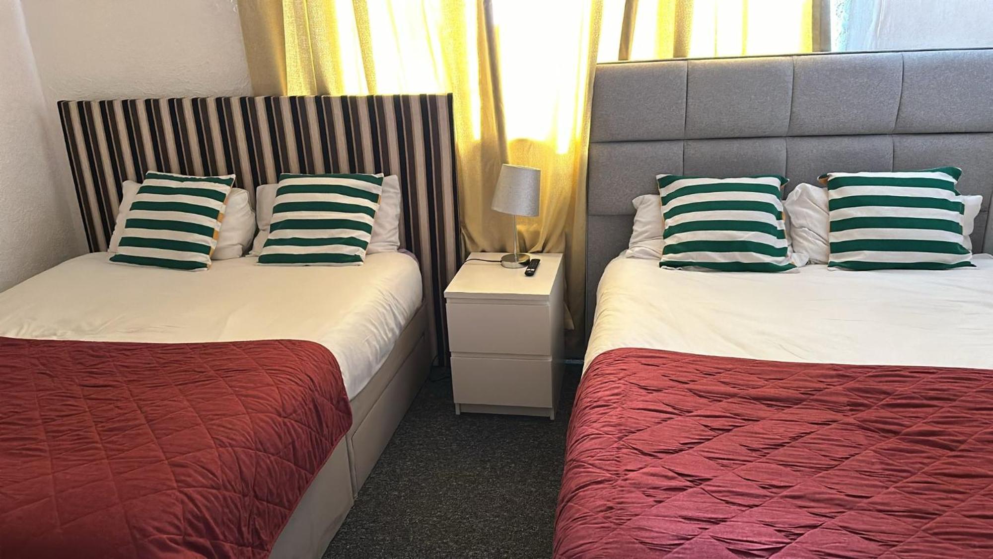 In Rose Meare Gardens Guest house Bristol