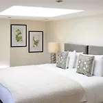 Redcliffe Parade No11 I Your Apartment