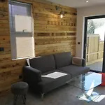 Derby Den By Cliftonvalley Apartments