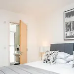 Clifton Jewel - 4 Bed Townhouse With Parking. Mycityhaven