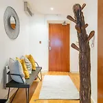 Large Boutique Harbourside Apartment - Football Table (Adults Only)