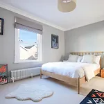 Tranquil 2 Bedroom Home In Totterdown