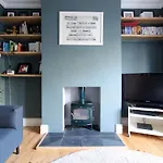 Tranquil 2 Bedroom Home In Totterdown