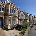 Bright & Beautiful Studio Flat In Bristol!