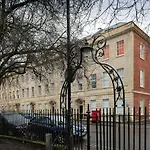 Fantastic 2 Bedroom City Centre Apartment