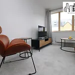 Fabulous 2 Bedroom Compass House By Jtb Stays Short Lets & Serviced Accommodation, Self Check-In And Wifi