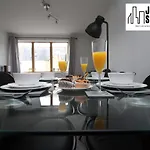 Fabulous 2 Bedroom Compass House By Jtb Stays Short Lets & Serviced Accommodation, Self Check-In And Wifi