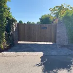Secluded Studio Apartment With Private Gated Access- The Pavilion