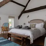 Loft Apartment Nr Bath & Bristol With Hot Tub