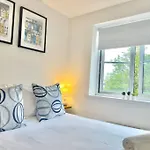 Lovely 2-Bedroom Bristol Apartment. Free Parking.