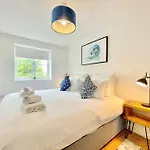 Lovely 2-Bedroom Bristol Apartment. Free Parking.