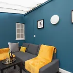 Hummingbird Maisonette By Prescott Apartments