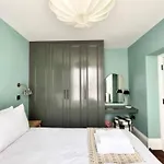 Redland Suites - Apartment 4