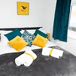Kelston View By Cliftonvalley Apartments