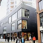 Contemporary - Bristol City Centre Apartment