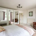 Bristol Short Stays - Fishponds