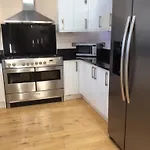 2 Double Bedroom Flat With Large Garden