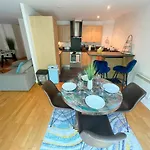 Large Boutique Harbourside Apartment - Football Table (Adults Only)