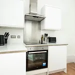 Lovely 2 Bedroom Apartment In Central Bristol