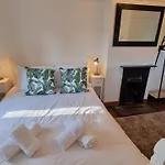Woodland House By Cliftonvalley Apartments