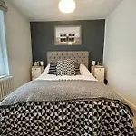 Gorgeous 2 Bedroom Apartment Edge Of Cabot Circus