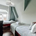 Redland Suites - Apartment 7