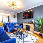 Amazing Modern 3 Bedroom W Parking And Wifi