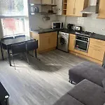 Spacious 4 Bedroom House Near Stokes Croft!! Central!!!
