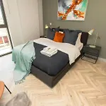 Cabot - Central Apartments