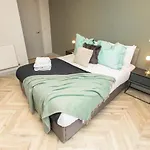 Cabot - Central Apartments