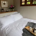 Luxury, Rural Shepherds Hut With Hot Tub Nr Bath
