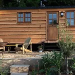 Luxury, Rural Shepherds Hut With Hot Tub Nr Bath