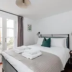 Redland Suites - Apartment 1