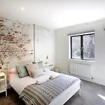 Large Family, City Centre Coach House