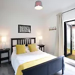 Large Family, City Centre Coach House