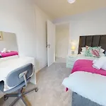 Sparrowbill House By Cliftonvalley Apartments