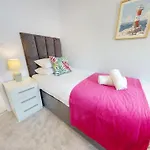 Sparrowbill House By Cliftonvalley Apartments