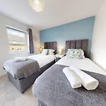 Sparrowbill House By Cliftonvalley Apartments