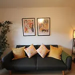 Euphorbia - 1 Bedroom Luxury Apartment By Mint Stays