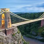 Hampton House - Sleeps 7 - Free Parking And Wifi