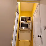 Lovely And Modern Groundfloor 1 Single Bedroom Condo With Netflix, Tea/Coffee/Biscuits