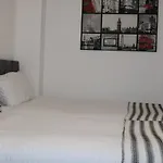 Newly Refurbished Home In Bradley Stoke, Near Cribbs Causeway, Bristol, For Long Stays, Group Stays, Contractors, Sleeps Up To 7 Guests, Free Parking!!