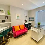 Bristol City Stays - Harbourside Apartments
