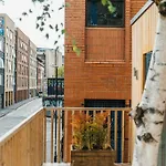 Carmen Eco-Pod / Treehouse, Close To Cabot Circus