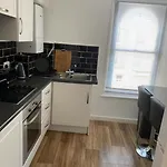 2 Bed Apartment Near Stokes Croft Bristol.