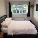 Large Kingsize Ensuite In Kingswood, Bristol, Bs15