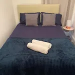 Room In Gloucester Road 4